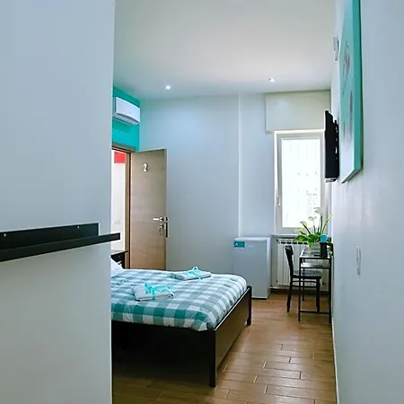Andolfi 24 4* بومبيي