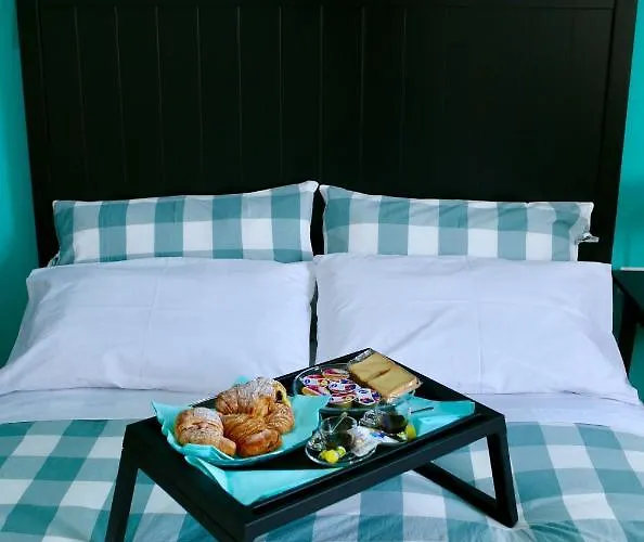 Oda ve Kahvaltı Andolfi 24 4*